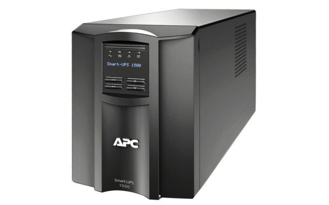UPS smart APC SMT1500IC, 1500VA, 1000W, 8x priza IEC 320 C14