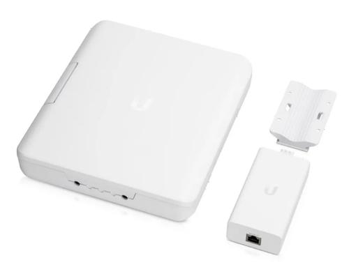 Carcasa Exterioara UniFi Switch Flex Utility Ubiquiti USW-Flex-Utility, Patch Cord si Injector PoE 60W incluse 1 Carcasa Exterioara UniFi Switch Flex Utility Ubiquiti USW-Flex-Utility, Patch Cord si Injector PoE 60W incluse