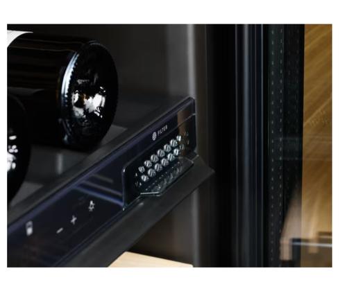 Filtru absorbant mirosuri aparate frigorifice CleanAir, Electrolux M9RWCAF2, carbon activ, 10.5 x 5.5 x 3, set 2 bucati (Negru)