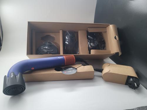 Uscator de par profesional Dyson Supersonic r™ HD18, 1700 W, 3 viteze, 4 setari caldura (Albastru/Topaz) 1 Uscator de par profesional Dyson Supersonic r™ HD18, 1700 W, 3 viteze, 4 setari caldura (Albastru/Topaz)