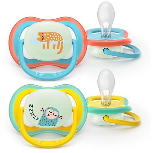 Set 2 suzete Philips Avent Ultra Air SCF349/32 care lasa pielea bebelusului sa respire, tetina extra-ferma, ortodontice, fara BPA, 18 luni+, pentru noapte, cu buton fosforescent (Galben/Albastru)