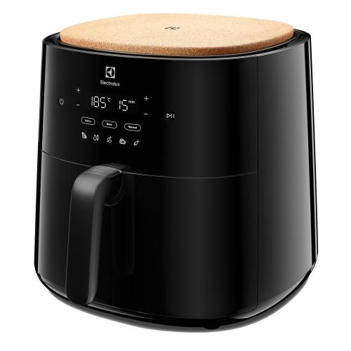 Friteuza cu aer cald Electrolux 700 XXL EAF7B, 1800 W, 6.8L, 2,3 kg cartofi prajiti, display digital, 3 moduri gatire, 5 programe automate, timer 99 min, avertizare acustica pentru amestecare ingrediente (Negru)